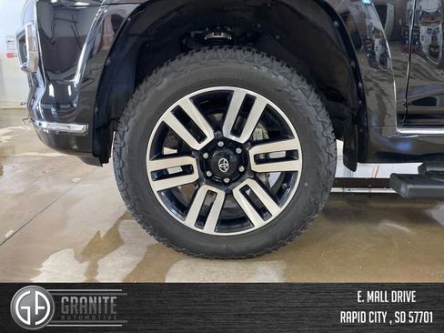 Used 2020 Toyota 4Runner Limited AWD/4WD image 28