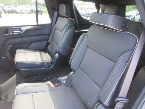 New 2026 GMC Yukon Elevation w/ Elevation Premium Package AWD/4WD image 12