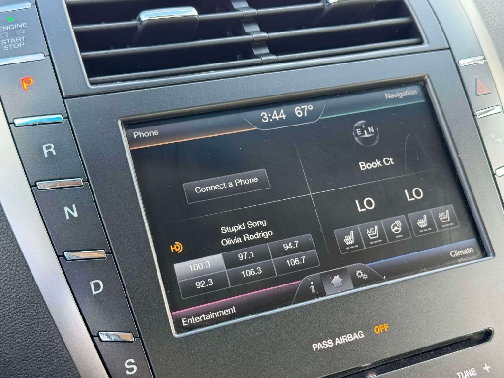 Used 2014 Lincoln MKZ FWD image 24