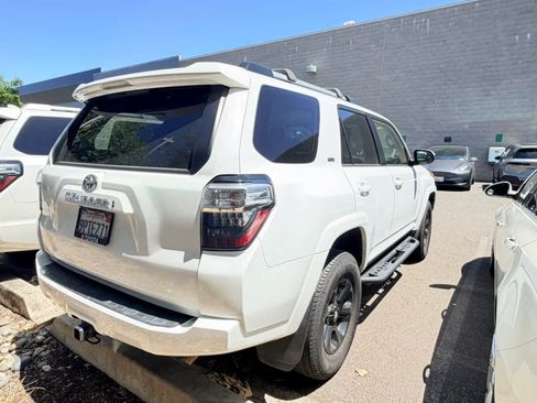 Used 2023 Toyota 4Runner SR5 AWD/4WD image 4
