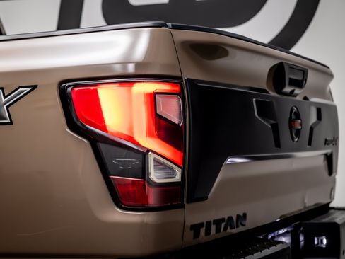 Used 2020 Nissan Titan PRO-4X w/ Pro-4x Convenience Package AWD/4WD image 13