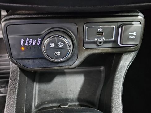 Used 2023 Jeep Renegade Trailhawk AWD/4WD image 20