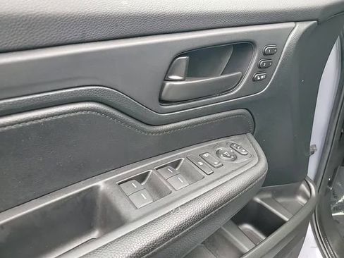 Used 2023 Honda Odyssey Sport image 14