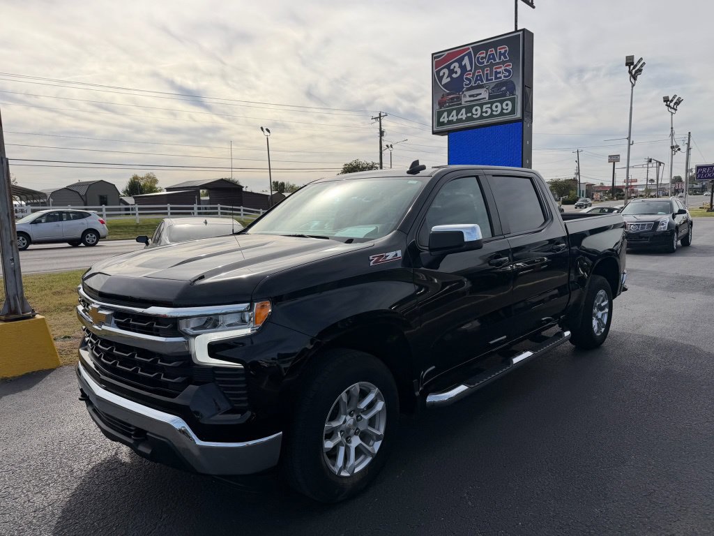 Used 2023 Chevrolet Silverado 1500 LT w/ Z71 Off-Road Package AWD/4WD image 7