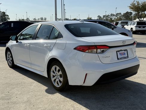 Used 2024 Toyota Corolla LE image 7