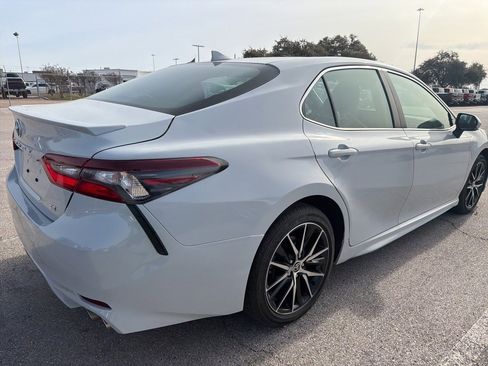 Used 2023 Toyota Camry SE image 6
