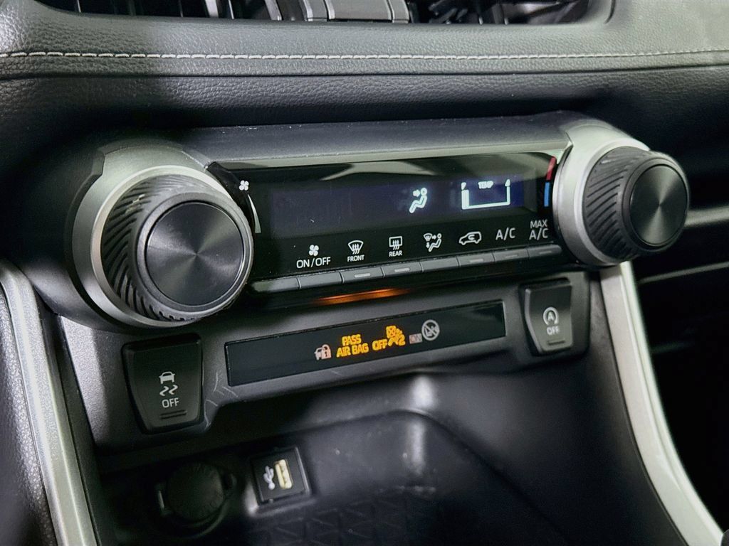 Certified 2025 Toyota RAV4 LE AWD/4WD image 8