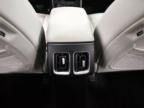 Certified 2025 Kia Sorento S w/ Panoramic Sunroof Package image 17