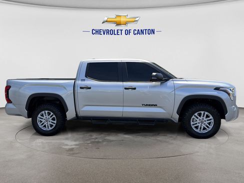 Used 2024 Toyota Tundra SR5 w/ SR5 Convenience Package AWD/4WD image 4