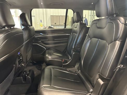 Used 2023 Jeep Grand Cherokee L Limited image 27