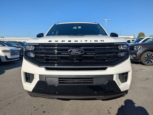 New 2025 Ford Expedition Platinum w/ Stealth Performance Package image 9