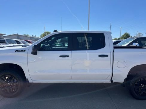 Used 2025 Chevrolet Silverado 1500 LT Trail Boss w/ Convenience Package II AWD/4WD image 8