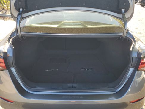 Used 2024 Nissan Sentra S image 9