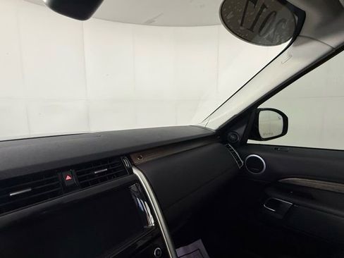 Certified 2017 Land Rover Discovery HSE image 12