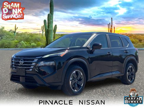 Used 2025 Nissan Rogue SV image 1