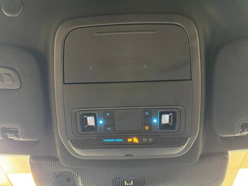 Used 2025 Ford Explorer ST-Line w/ ST-Line Street Pack AWD/4WD image 45
