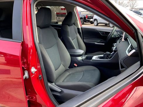 Used 2024 Toyota RAV4 LE AWD/4WD image 15