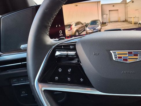 Certified 2025 Cadillac Escalade Premium Luxury image 17