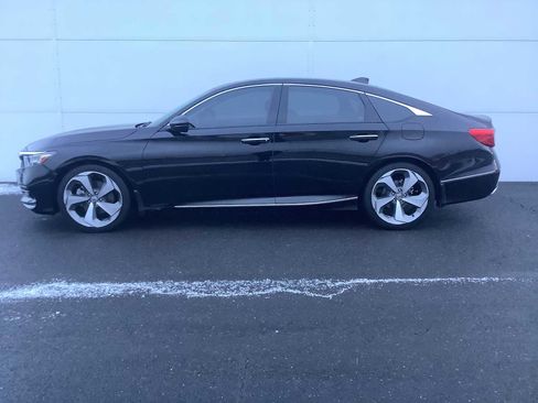 Certified 2020 Honda Accord Touring image 2