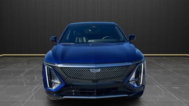 Used 2024 Cadillac Lyriq Tech RWD image 2