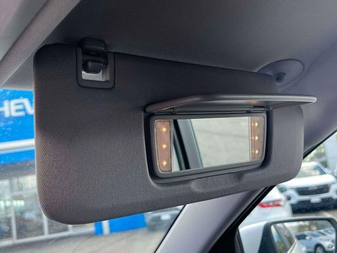 Used 2023 Chevrolet Equinox LT image 31