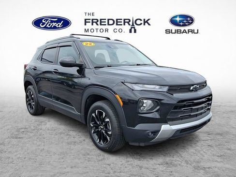 Used 2022 Chevrolet TrailBlazer LT w/ LPO, Blackout Package AWD/4WD image 3