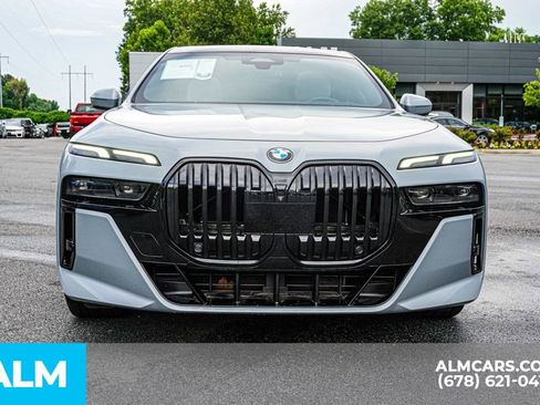 Used 2024 BMW 760i xDrive w/ Premium Package image 10