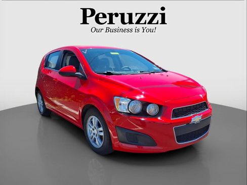 Used 2016 Chevrolet Sonic LT FWD image 1