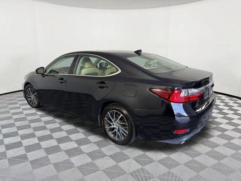 Used 2016 Lexus ES 350 w/ Luxury Package w/Wood Trim FWD image 3