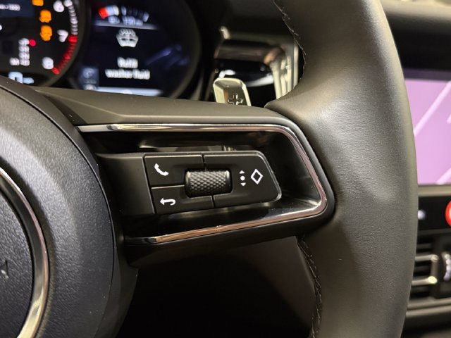 Certified 2026 Porsche Macan AWD/4WD image 22