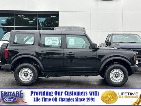 New 2025 Ford Bronco 4-Door image 3