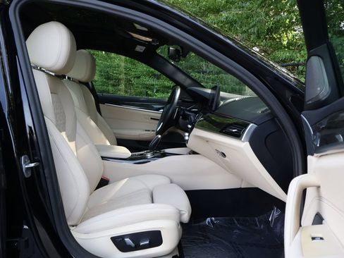 Used 2023 BMW 530i w/ Premium Package RWD image 43