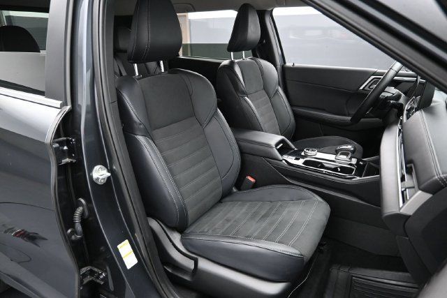 Used 2025 Mitsubishi Outlander SE FWD image 30