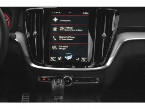 Used 2021 Volvo S60 T5 Momentum w/ Premium Package image 10