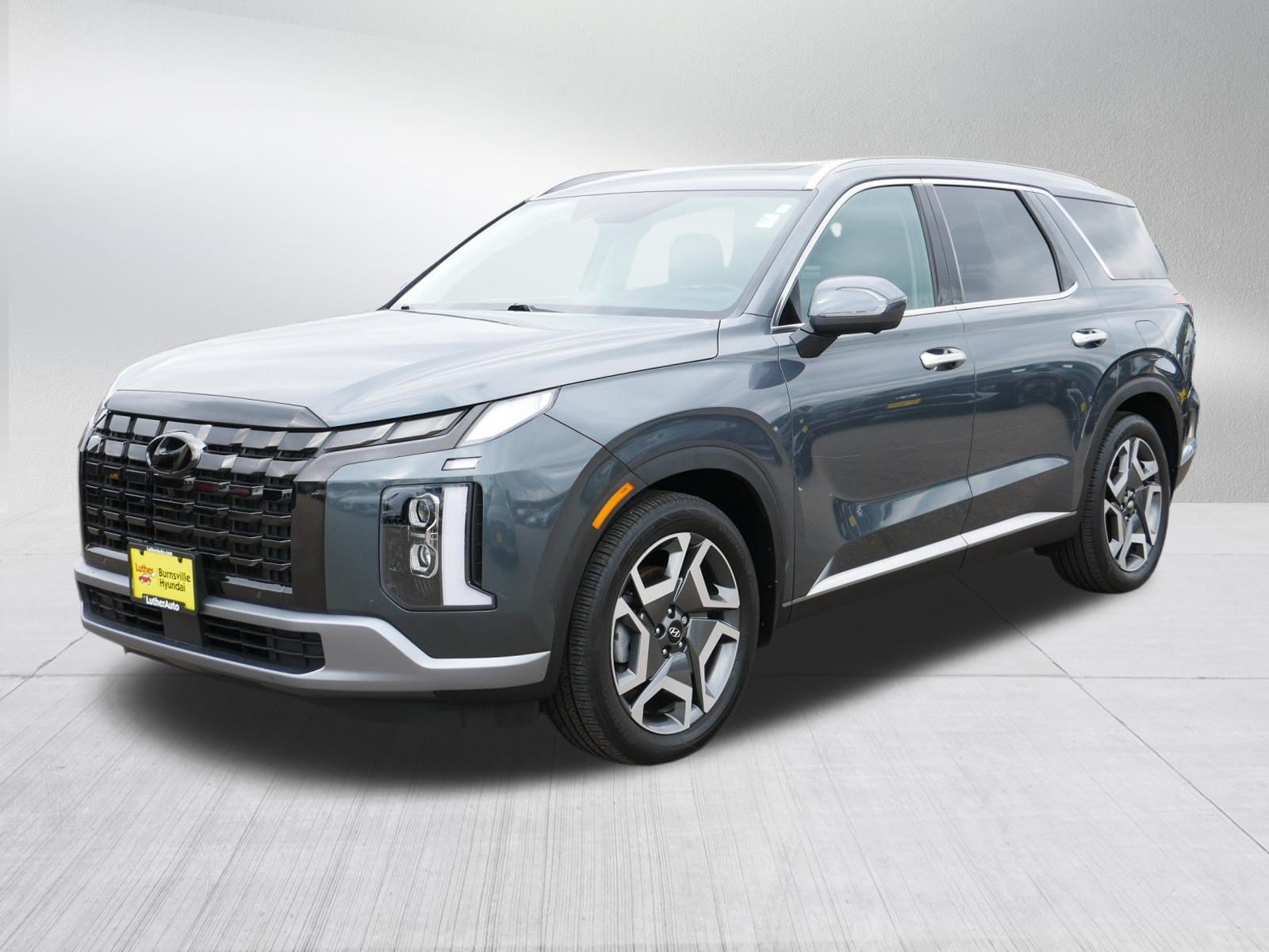 Certified 2023 Hyundai Palisade Limited w/ Cargo Package AWD/4WD image 3