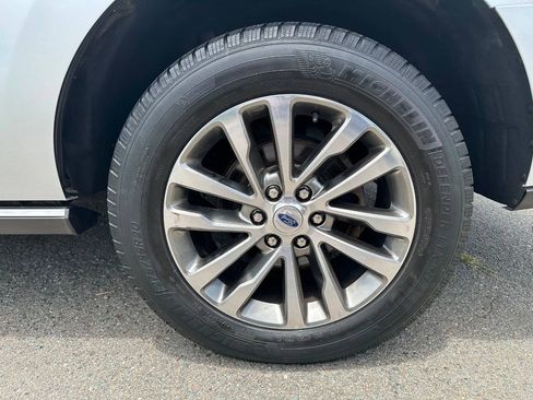 Used 2018 Ford Expedition Limited AWD/4WD image 23