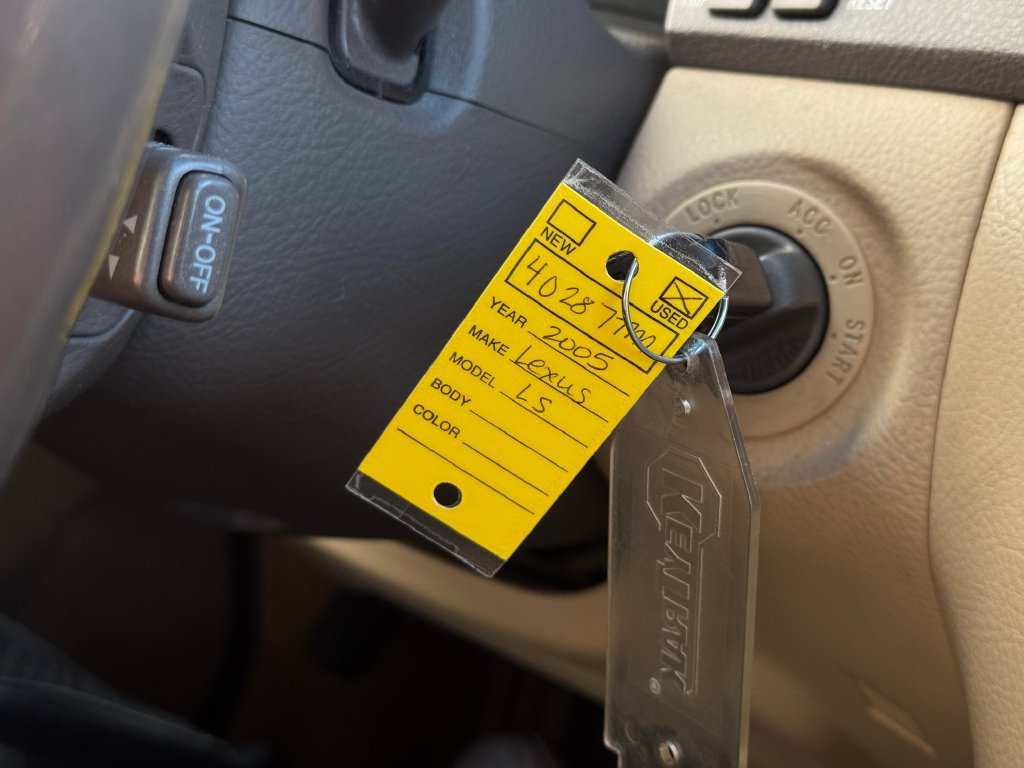 Used 2005 Lexus LS 430 RWD image 9