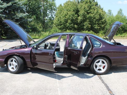 Used 1996 Chevrolet Impala SS RWD image 6