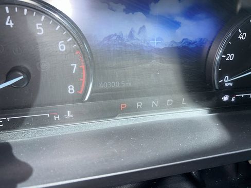 Used 2022 Ford Explorer XLT w/ Equipment Group 202A RWD image 5