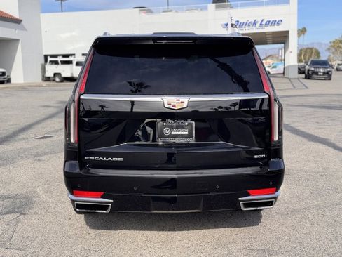 Used 2024 Cadillac Escalade Luxury image 11