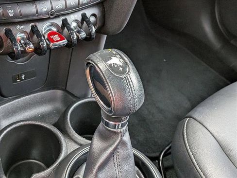 Used 2019 MINI Cooper 4-Door Hardtop image 12