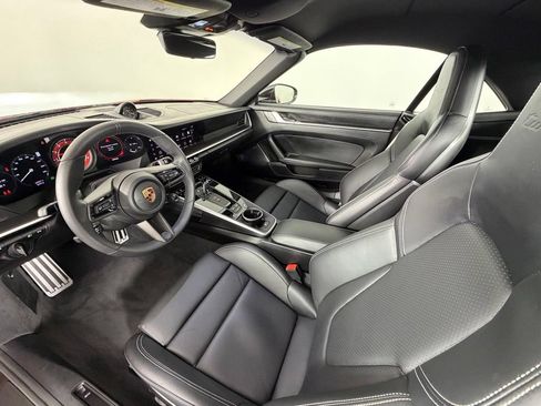 Certified 2025 Porsche 911 Turbo AWD/4WD image 4