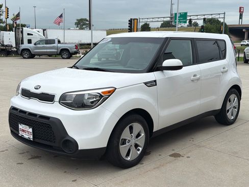Used 2016 Kia Soul FWD image 4
