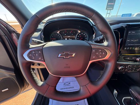 Used 2023 Chevrolet Traverse RS image 21
