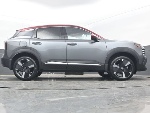 New 2026 Nissan Kicks SR w/ SR Premium Package FWD image 29