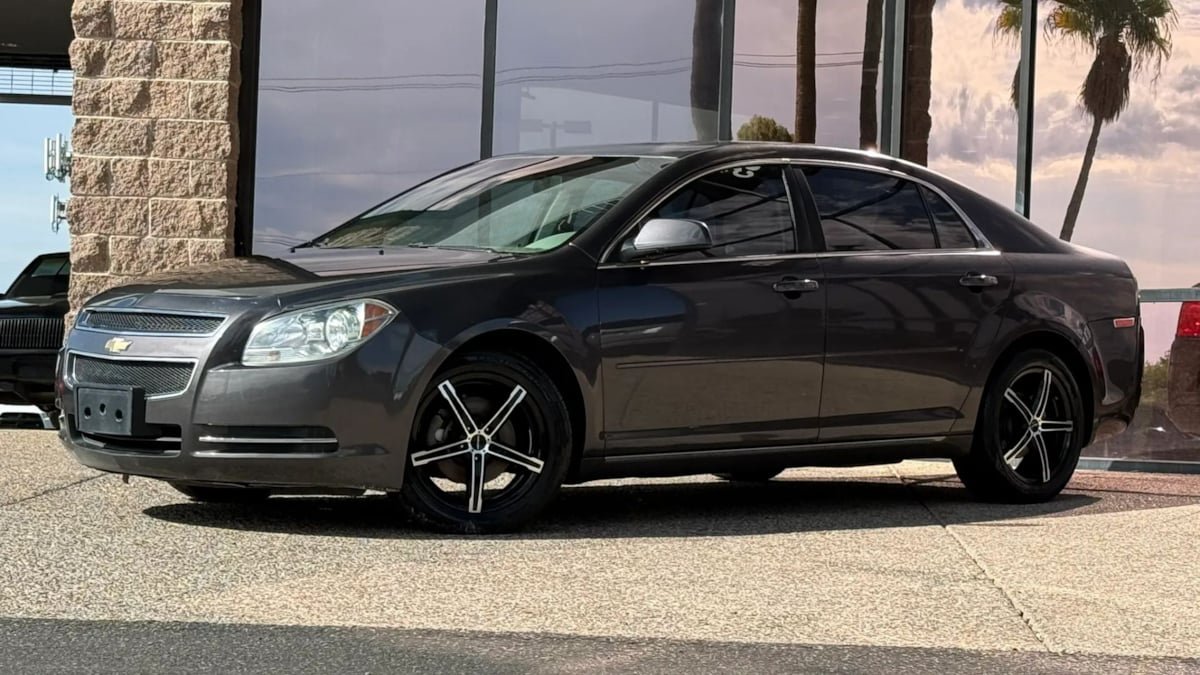 Used 2011 Chevrolet Malibu LT FWD image 3