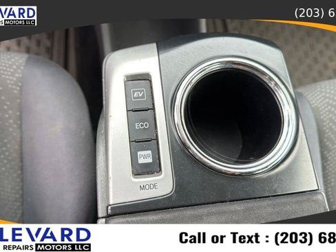 Used 2014 Toyota Prius V Three FWD image 17