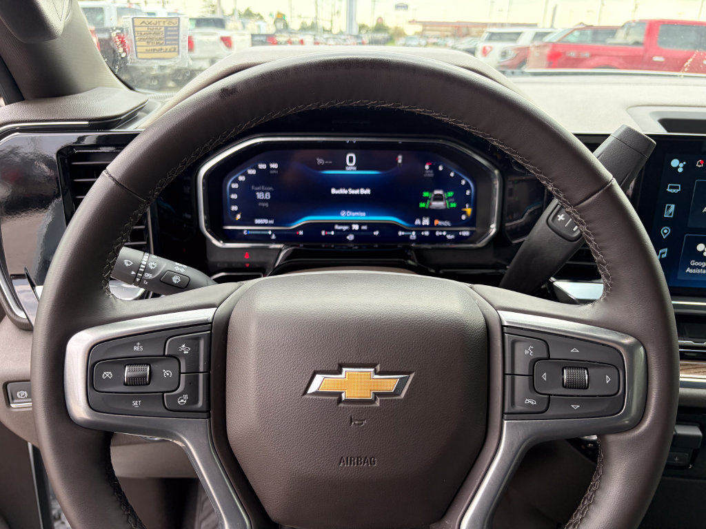 Used 2024 Chevrolet Silverado 1500 LT w/ Leather Package AWD/4WD image 26