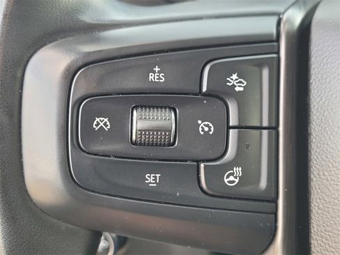 Used 2024 GMC Sierra 2500 AT4 image 21