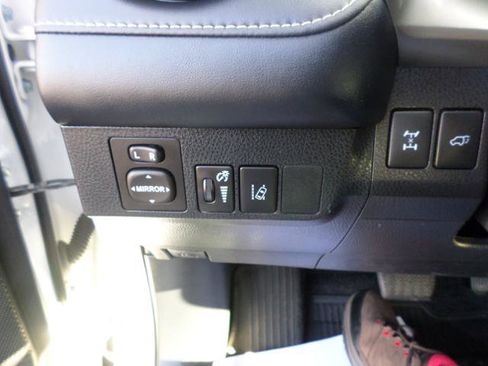 Used 2018 Toyota RAV4 XLE image 34